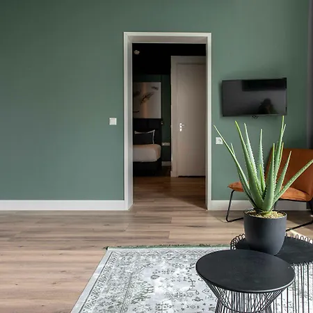Hotel2stay Aparthotel 4*